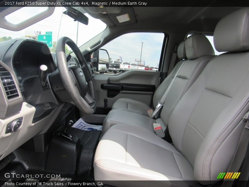 Magnetic / Medium Earth Gray 2017 Ford F250 Super Duty XL Crew Cab 4x4