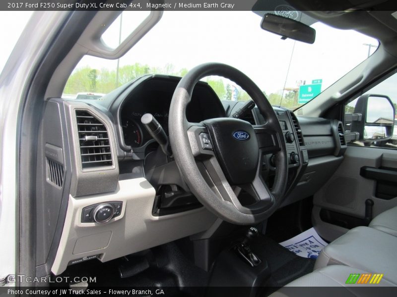 Magnetic / Medium Earth Gray 2017 Ford F250 Super Duty XL Crew Cab 4x4