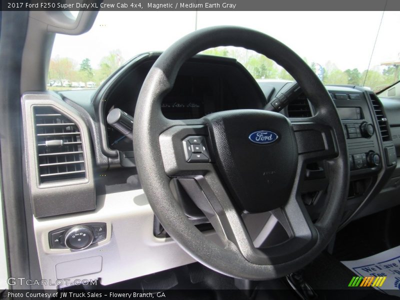 Magnetic / Medium Earth Gray 2017 Ford F250 Super Duty XL Crew Cab 4x4