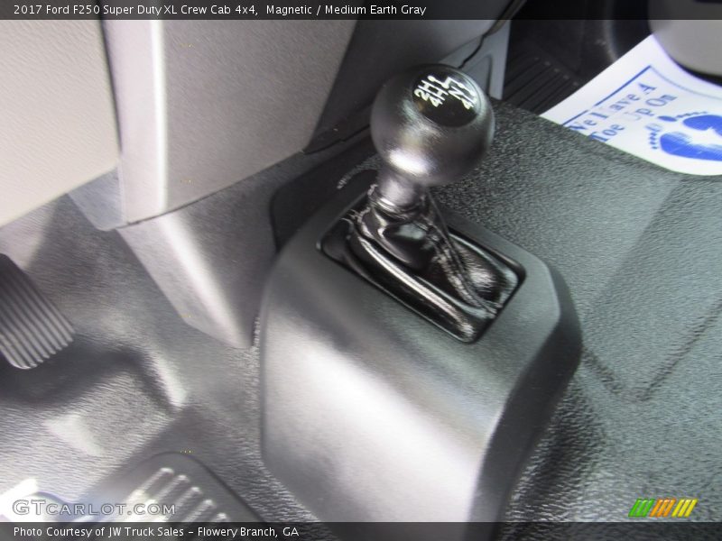 Magnetic / Medium Earth Gray 2017 Ford F250 Super Duty XL Crew Cab 4x4