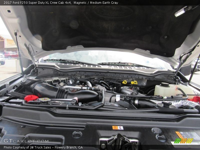 Magnetic / Medium Earth Gray 2017 Ford F250 Super Duty XL Crew Cab 4x4