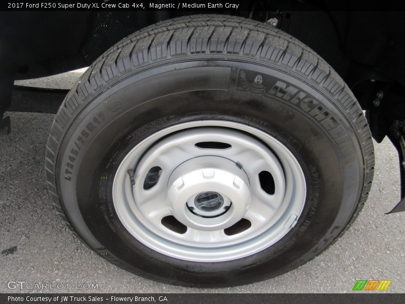 Magnetic / Medium Earth Gray 2017 Ford F250 Super Duty XL Crew Cab 4x4
