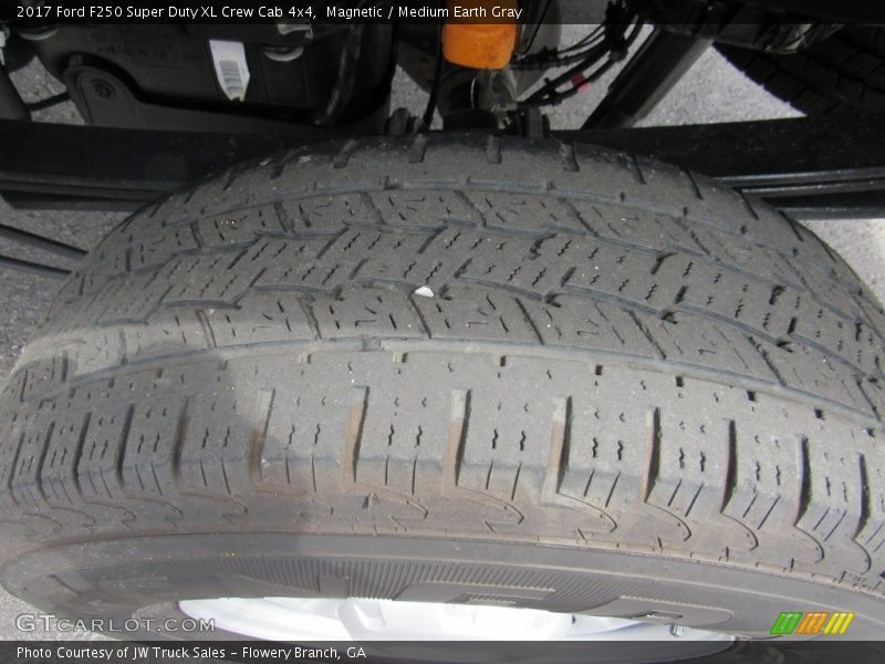 Magnetic / Medium Earth Gray 2017 Ford F250 Super Duty XL Crew Cab 4x4