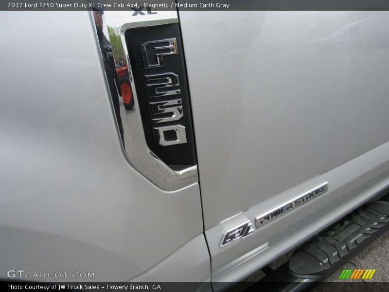 Magnetic / Medium Earth Gray 2017 Ford F250 Super Duty XL Crew Cab 4x4