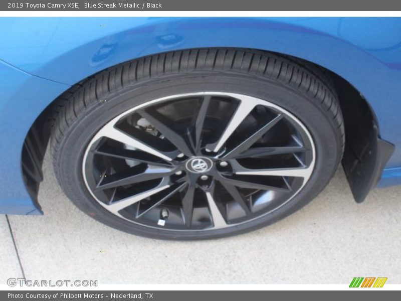 Blue Streak Metallic / Black 2019 Toyota Camry XSE