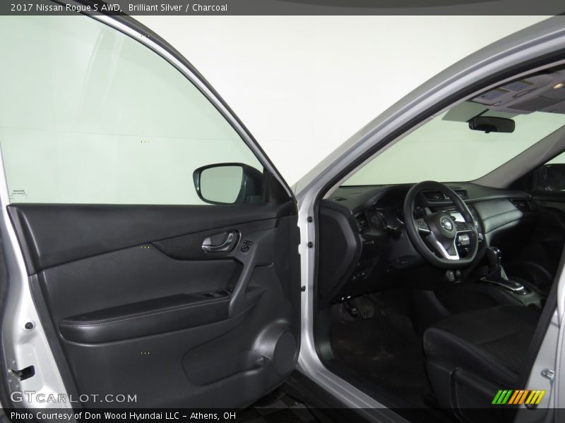 Brilliant Silver / Charcoal 2017 Nissan Rogue S AWD