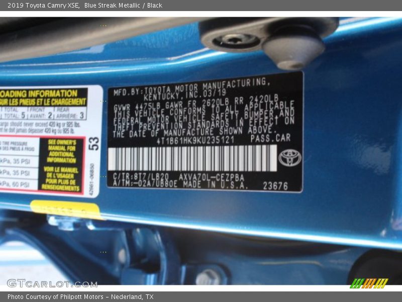 Blue Streak Metallic / Black 2019 Toyota Camry XSE