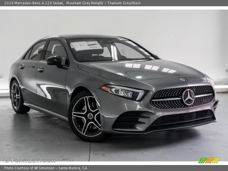 Mountain Grey Metallic / Titanium Grey/Black 2019 Mercedes-Benz A 220 Sedan