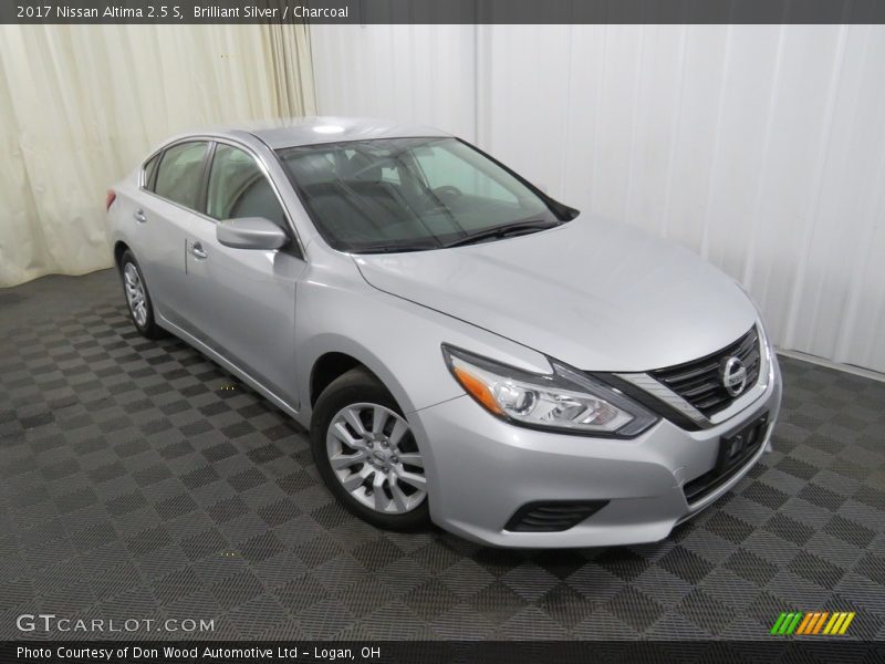 Brilliant Silver / Charcoal 2017 Nissan Altima 2.5 S