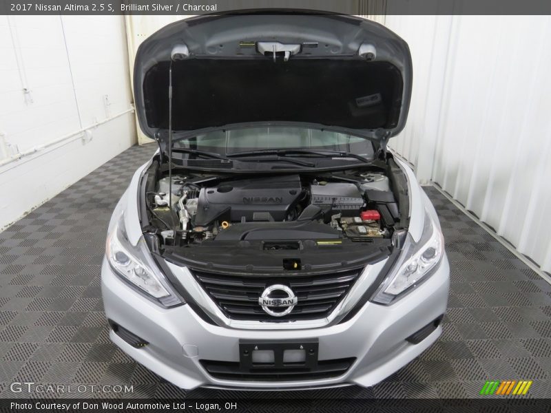 Brilliant Silver / Charcoal 2017 Nissan Altima 2.5 S