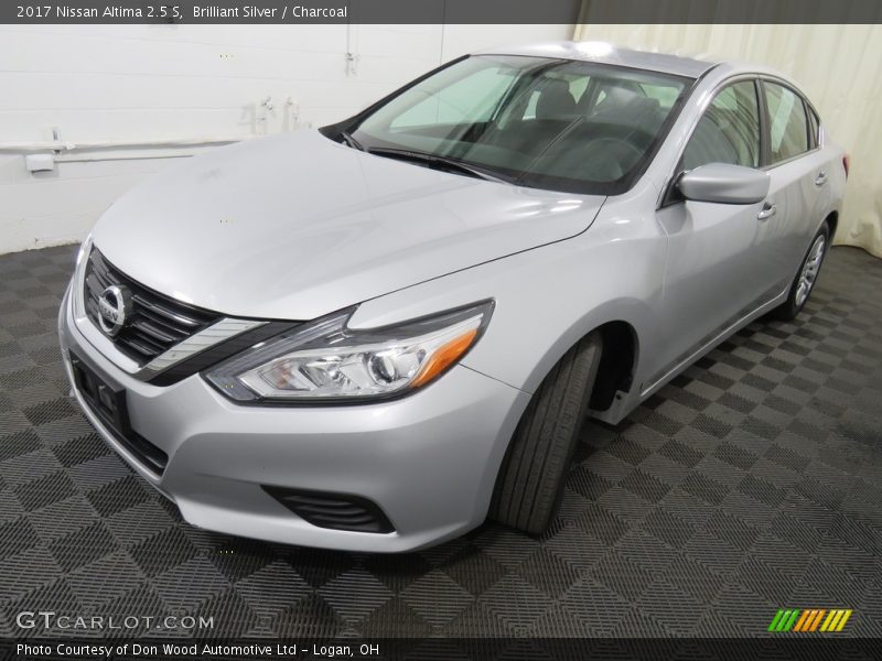 Brilliant Silver / Charcoal 2017 Nissan Altima 2.5 S