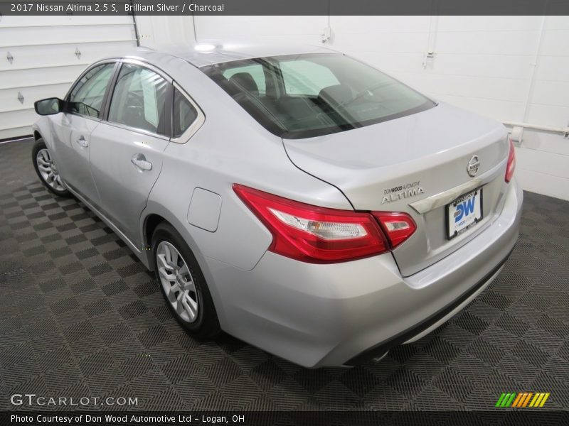 Brilliant Silver / Charcoal 2017 Nissan Altima 2.5 S