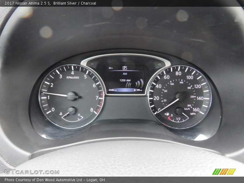 Brilliant Silver / Charcoal 2017 Nissan Altima 2.5 S