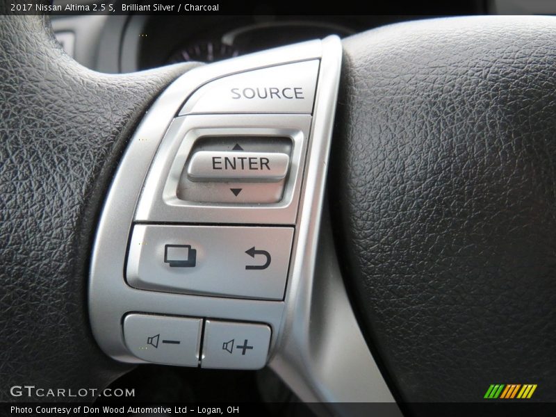 Brilliant Silver / Charcoal 2017 Nissan Altima 2.5 S