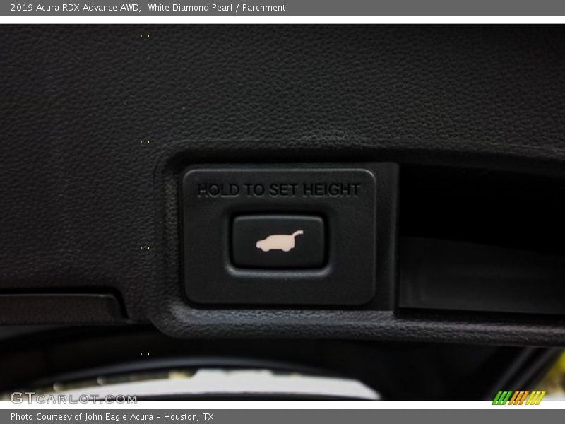 White Diamond Pearl / Parchment 2019 Acura RDX Advance AWD
