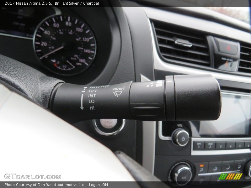 Brilliant Silver / Charcoal 2017 Nissan Altima 2.5 S
