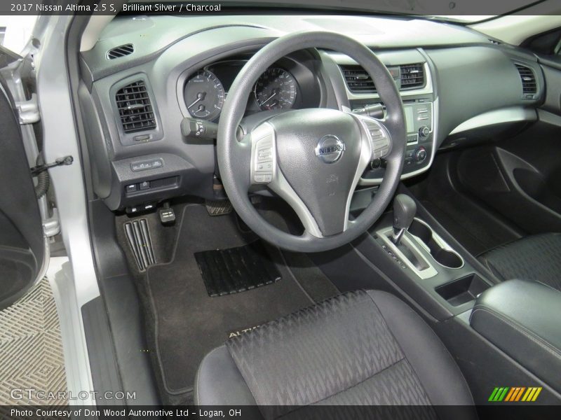 Brilliant Silver / Charcoal 2017 Nissan Altima 2.5 S