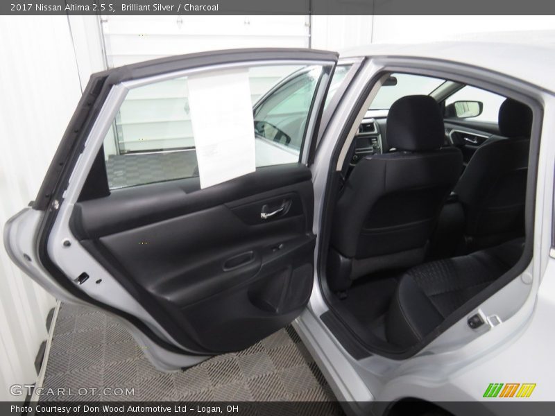 Brilliant Silver / Charcoal 2017 Nissan Altima 2.5 S