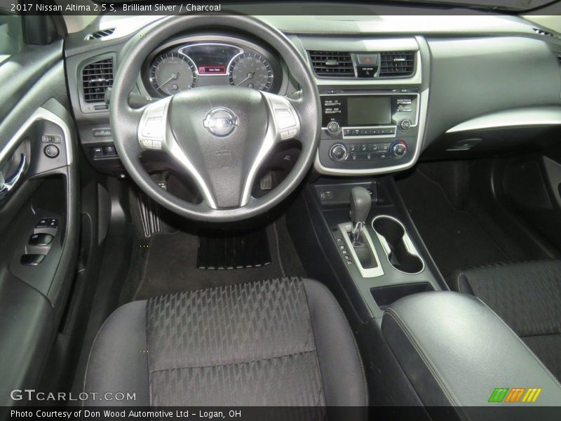 Brilliant Silver / Charcoal 2017 Nissan Altima 2.5 S