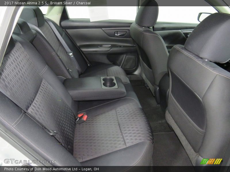 Brilliant Silver / Charcoal 2017 Nissan Altima 2.5 S