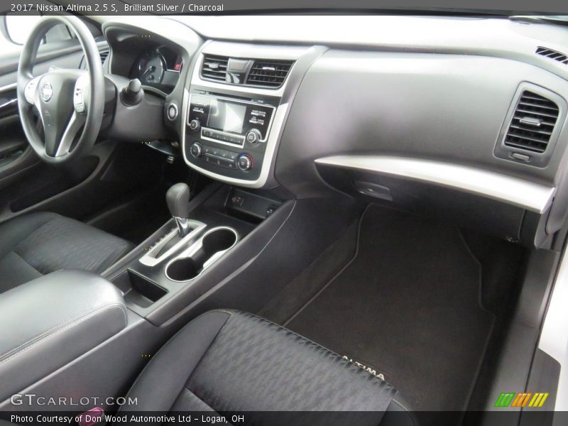 Brilliant Silver / Charcoal 2017 Nissan Altima 2.5 S