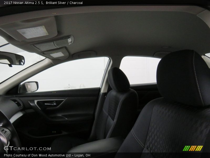 Brilliant Silver / Charcoal 2017 Nissan Altima 2.5 S