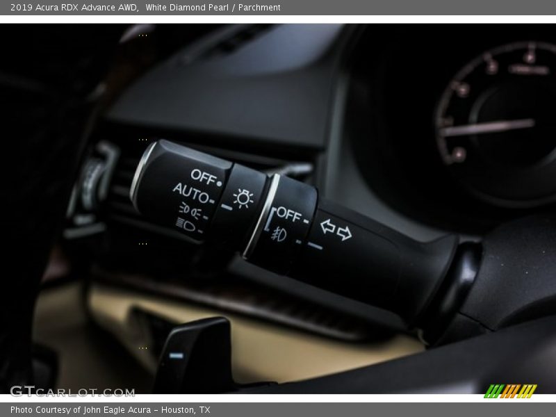 White Diamond Pearl / Parchment 2019 Acura RDX Advance AWD