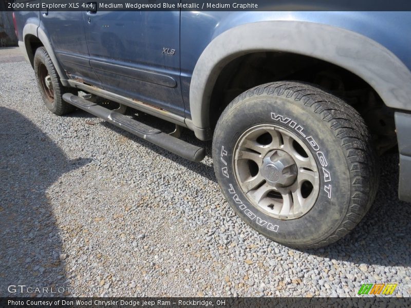 Medium Wedgewood Blue Metallic / Medium Graphite 2000 Ford Explorer XLS 4x4