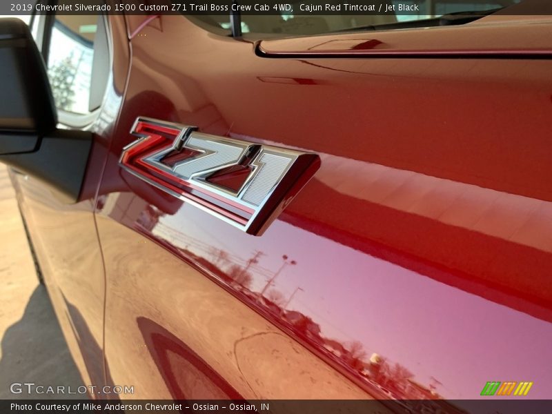  2019 Silverado 1500 Custom Z71 Trail Boss Crew Cab 4WD Logo