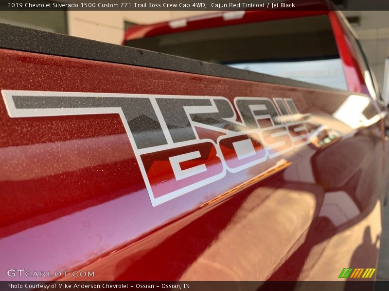  2019 Silverado 1500 Custom Z71 Trail Boss Crew Cab 4WD Logo