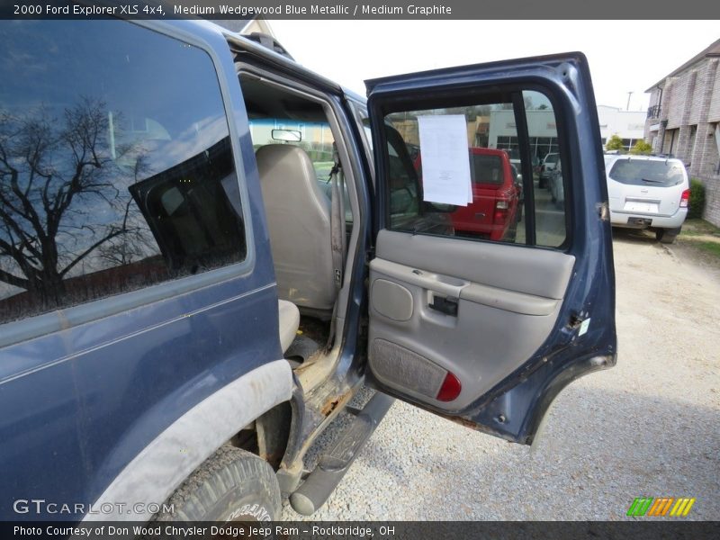 Medium Wedgewood Blue Metallic / Medium Graphite 2000 Ford Explorer XLS 4x4