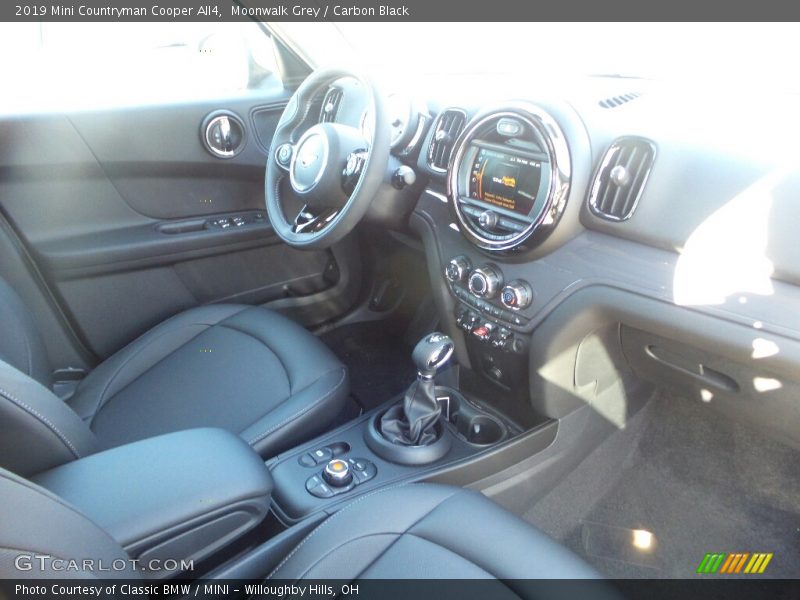 Moonwalk Grey / Carbon Black 2019 Mini Countryman Cooper All4