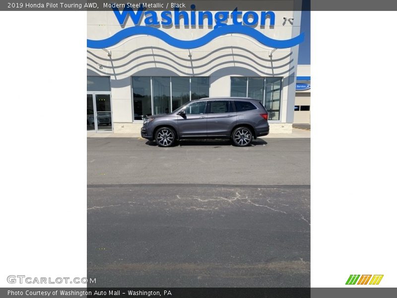 Modern Steel Metallic / Black 2019 Honda Pilot Touring AWD