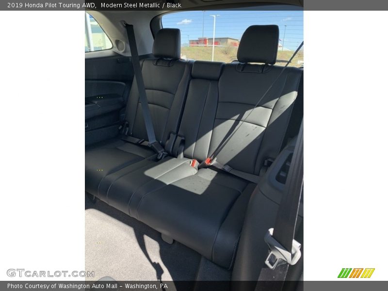 Modern Steel Metallic / Black 2019 Honda Pilot Touring AWD