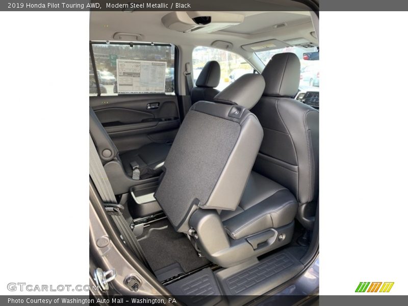 Modern Steel Metallic / Black 2019 Honda Pilot Touring AWD