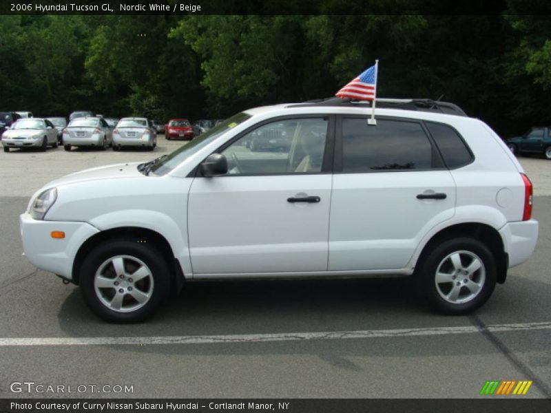 Nordic White / Beige 2006 Hyundai Tucson GL