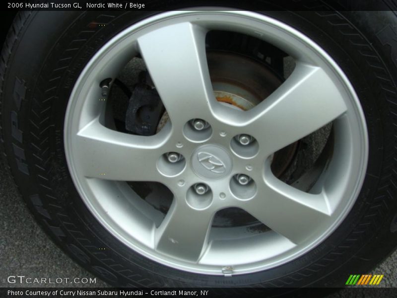 Nordic White / Beige 2006 Hyundai Tucson GL