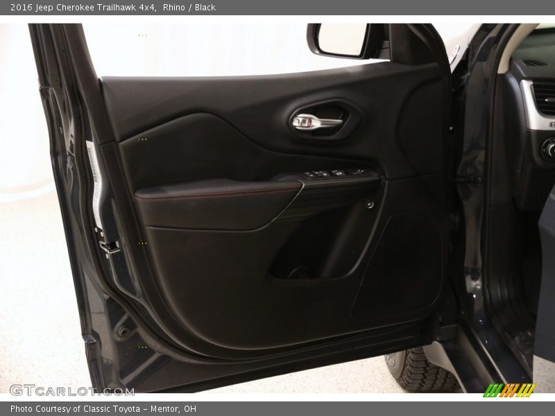 Rhino / Black 2016 Jeep Cherokee Trailhawk 4x4