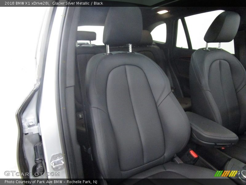 Glacier Silver Metallic / Black 2018 BMW X1 xDrive28i