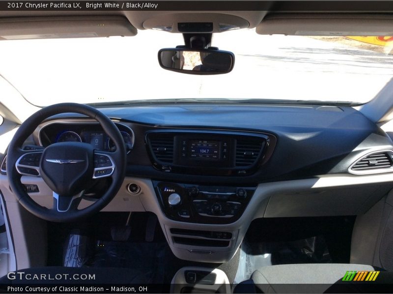 Bright White / Black/Alloy 2017 Chrysler Pacifica LX