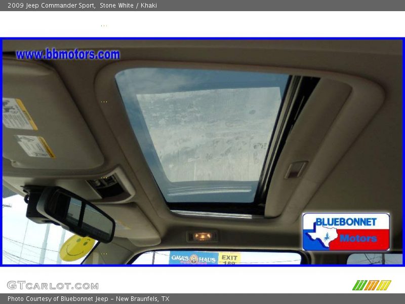 Stone White / Khaki 2009 Jeep Commander Sport