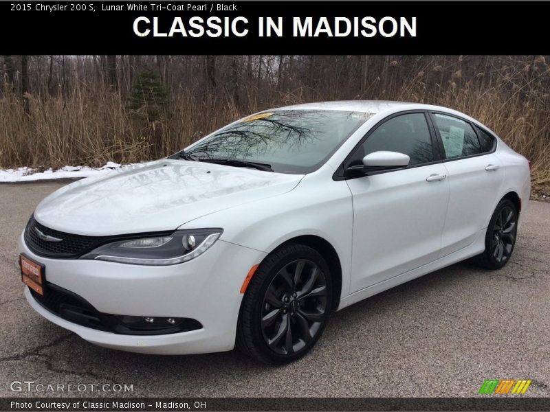 Lunar White Tri-Coat Pearl / Black 2015 Chrysler 200 S