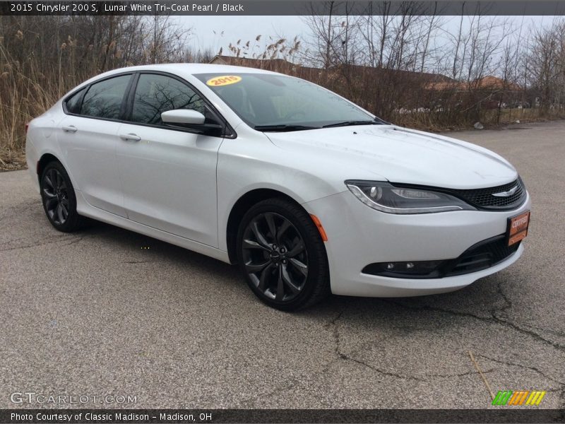 Lunar White Tri-Coat Pearl / Black 2015 Chrysler 200 S