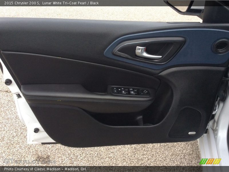 Lunar White Tri-Coat Pearl / Black 2015 Chrysler 200 S