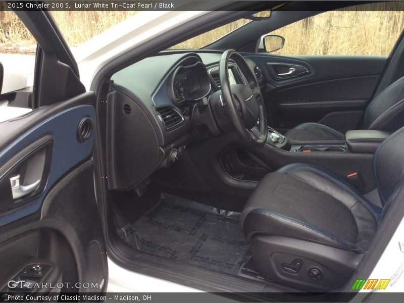 Lunar White Tri-Coat Pearl / Black 2015 Chrysler 200 S