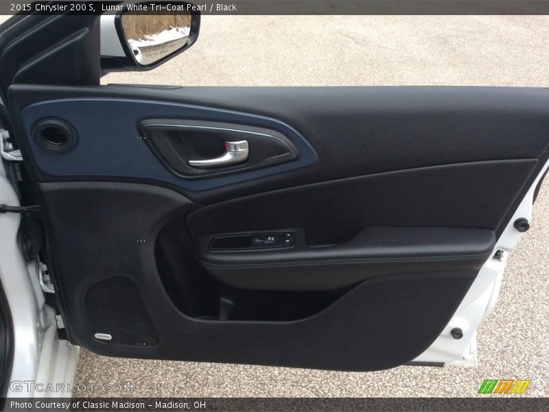 Lunar White Tri-Coat Pearl / Black 2015 Chrysler 200 S