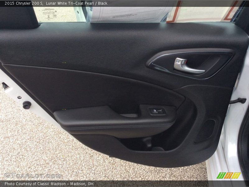 Lunar White Tri-Coat Pearl / Black 2015 Chrysler 200 S