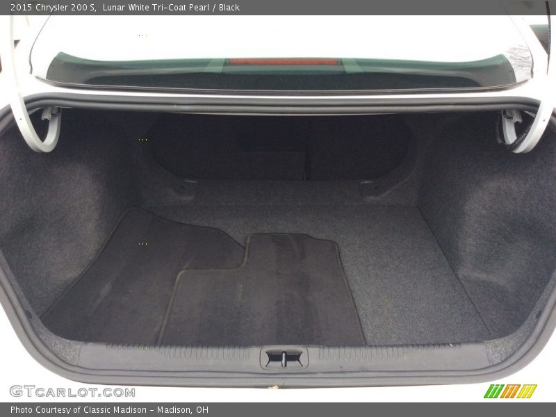 Lunar White Tri-Coat Pearl / Black 2015 Chrysler 200 S