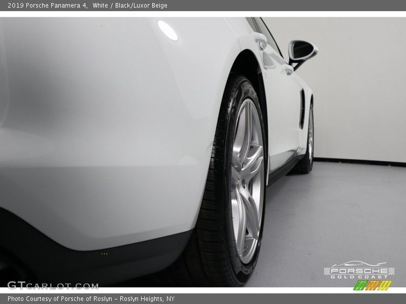 White / Black/Luxor Beige 2019 Porsche Panamera 4