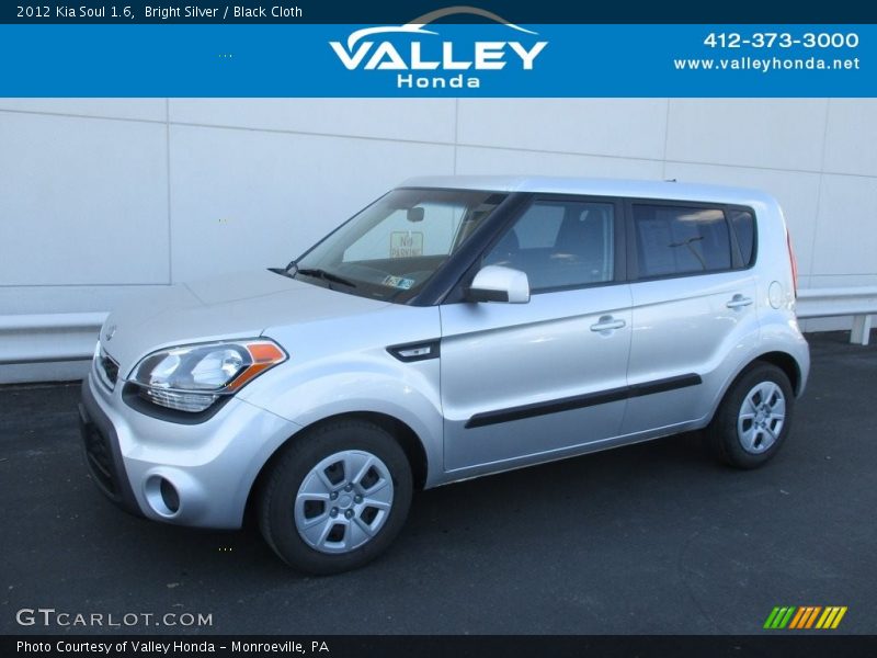 Bright Silver / Black Cloth 2012 Kia Soul 1.6